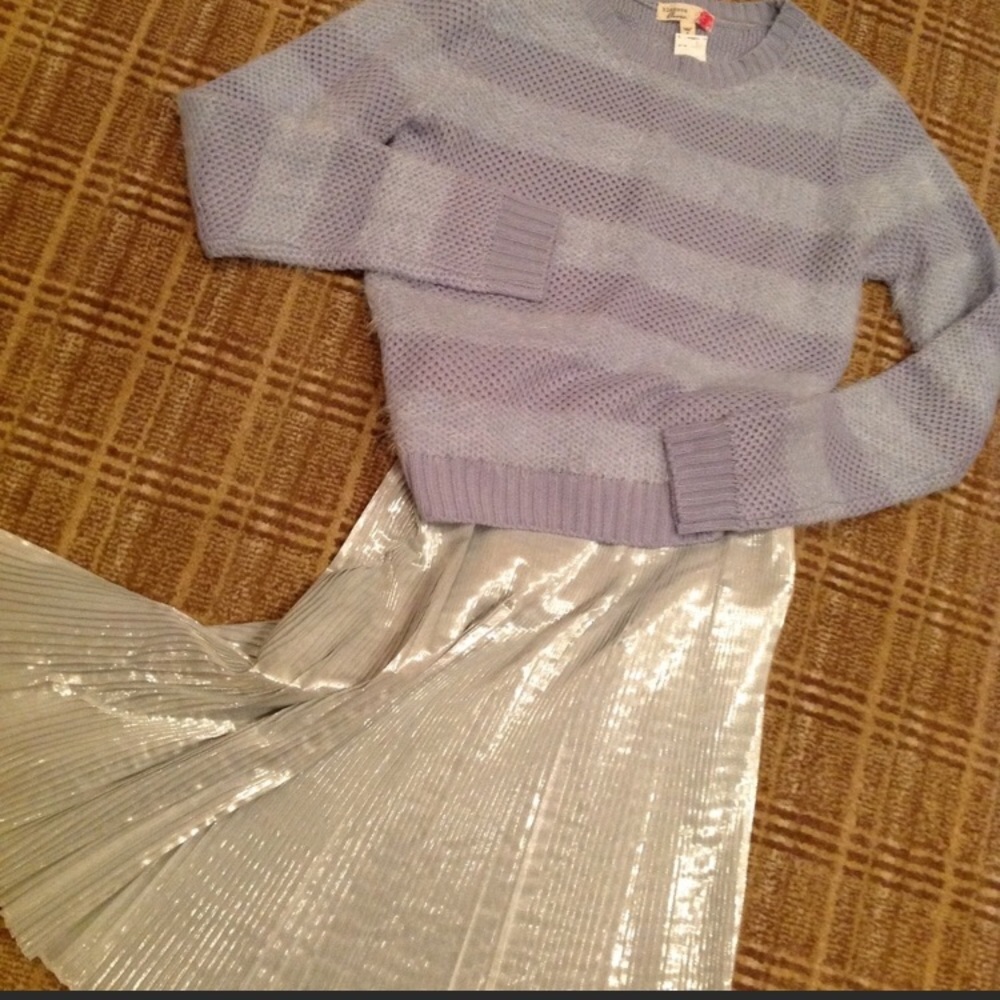 🎁NWT Blossom Clover Cozy Crew Neck Sweater S